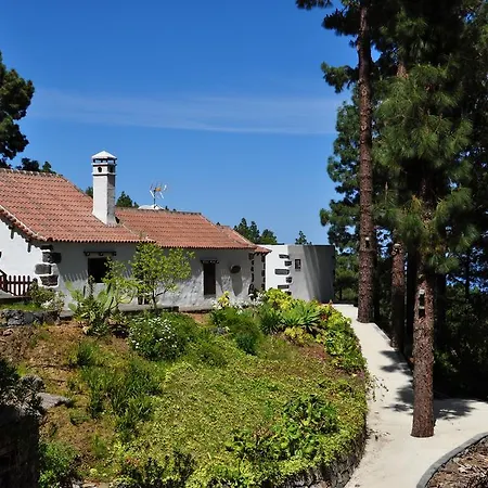 Magallotes Ideal For Hiking, Stargazing And Birding Casa de Campo