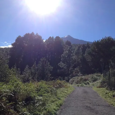 Magallotes Ideal For Hiking, Stargazing And Birding Country house *